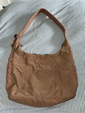 BAGGU Nylon Shoulder Bag in Cocoa